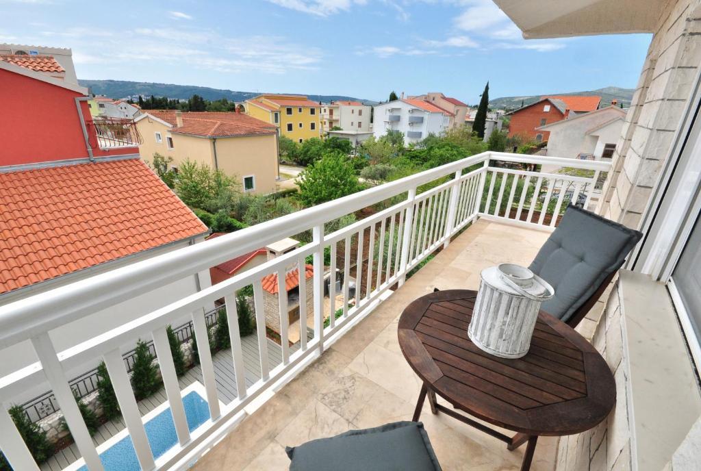 House Jerko Apartment Kastela